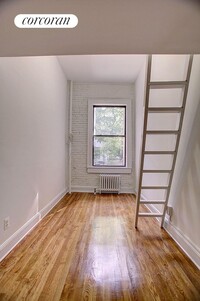 304 W 30th St in New York, NY - Building Photo - Building Photo