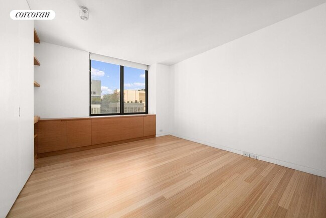 300 E 85th St in New York, NY - Building Photo - Building Photo