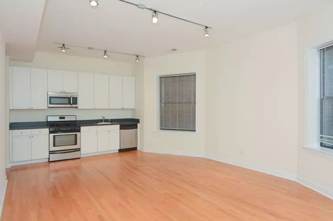 property at 4712 N Sheridan Rd