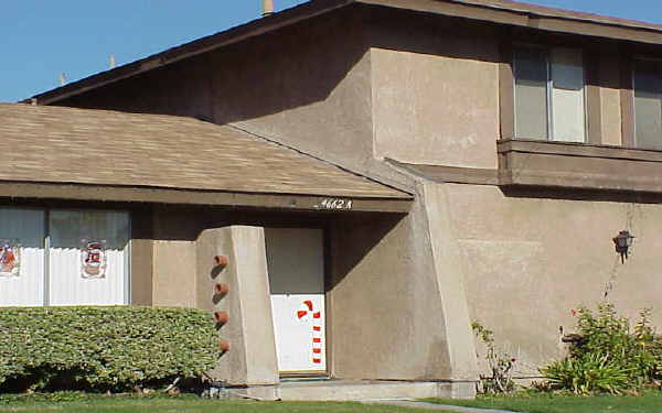 4662 Mesa Blvd in Chino Hills, CA - Foto de edificio