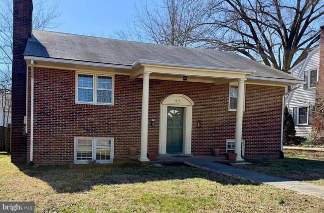 property at 1212 Payne St
