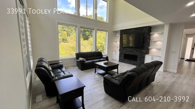 33991 Tooley Pl in Mission, BC - Building Photo - Building Photo