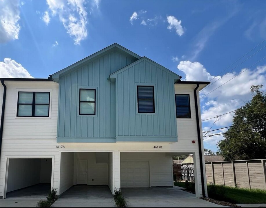 413 E 13th St in Houston, TX - Building Photo
