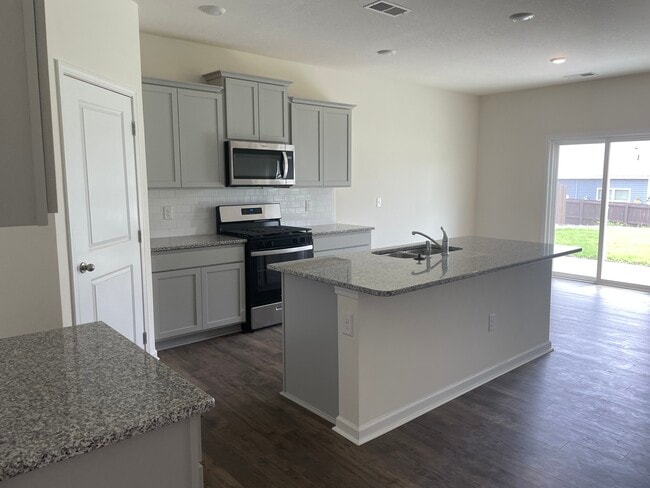 5711 Wildlife Cir in Piney Flats, TN - Building Photo - Building Photo