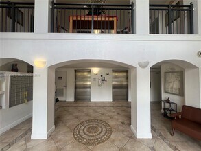 9340 Fontainebleau Blvd in Miami, FL - Building Photo - Building Photo