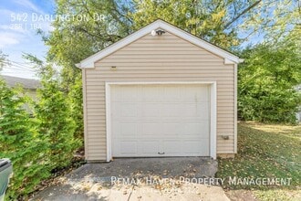 542 Darlington Dr in Bedford, OH - Building Photo - Building Photo