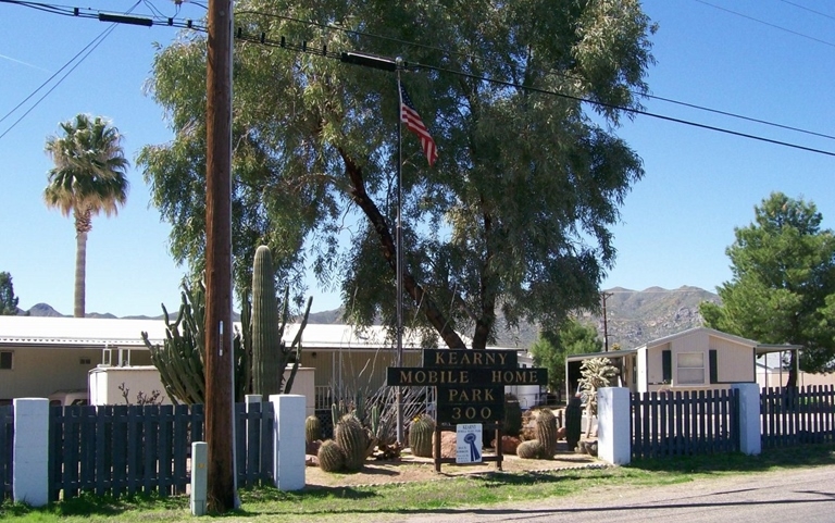 300 Airport Rd in Kearny, AZ - Building Photo