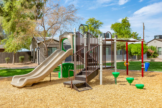 Park Shadows in Goodyear, AZ - Foto de edificio - Building Photo