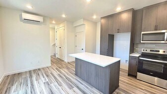 2909 N Russet St in Portland, OR - Building Photo