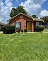 6927 Bluegrass Stakes in Montgomery, AL - Building Photo