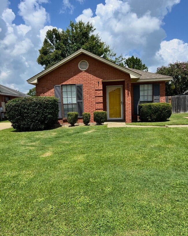 property at 6927 Bluegrass Stakes