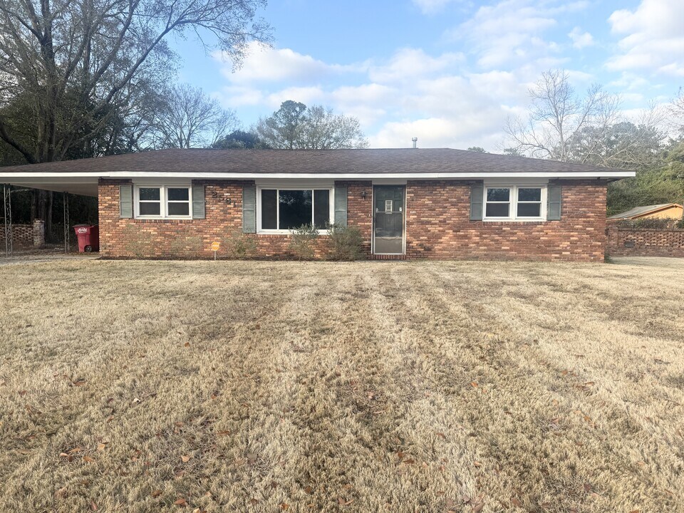 2561 Allan Way in Macon, GA - Building Photo