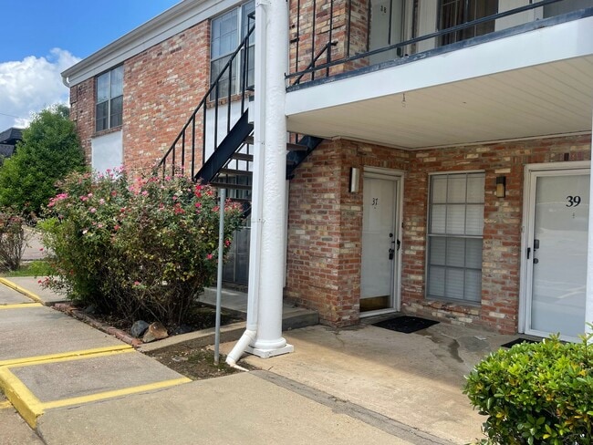 property at 3820 Fairfield Ave