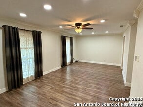 5222 E Rolling Ridge Dr in San Antonio, TX - Building Photo - Building Photo