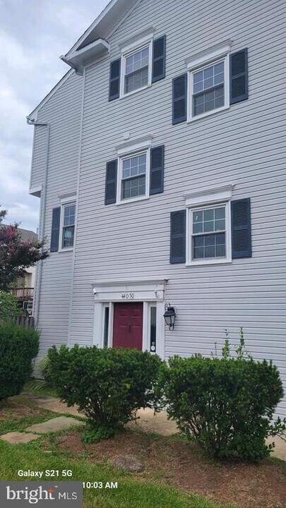 44050 Florence Terrace in Ashburn, VA - Building Photo