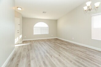 3705 Iverson Ln in North Las Vegas, NV - Building Photo - Building Photo
