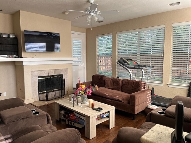 property at 3 Candle Pine Pl