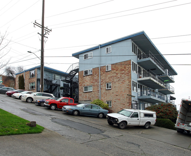 Aqua Terrazza Apartments in Seattle, WA - Building Photo - Building Photo