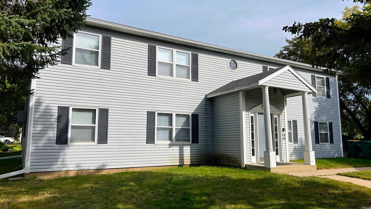 1602 45th St NW, Unit APT#4 in Rochester, MN - Building Photo