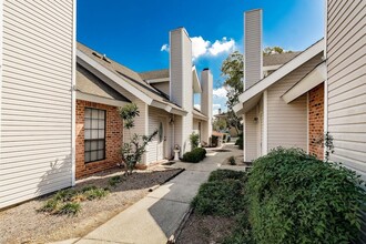 8335 Summa Ave, Unit G02 in Baton Rouge, LA - Building Photo - Building Photo