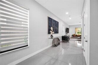 8645 NW 39th Ct in Coral Springs, FL - Foto de edificio - Building Photo