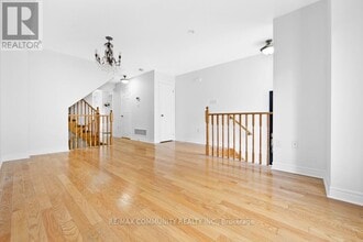 25 Kawneer Terrace in Toronto, ON - Building Photo - Building Photo