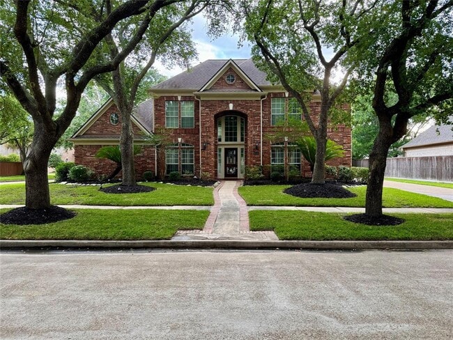 3719 Emerald Falls Dr