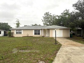 411 W Charlotte Ave in Eustis, FL - Building Photo