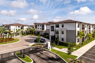 Mosaic Palms in Wellington, FL - Building Photo