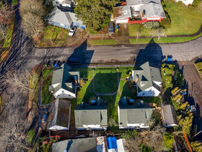 1900 Laurel Ave NE in Salem, OR - Building Photo - Building Photo