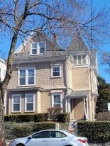 221 Holland St, Unit 2 in Somerville, MA - Building Photo