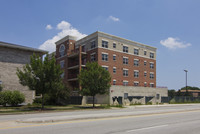 6636 W 65th St in Chicago, IL - Foto de edificio - Building Photo