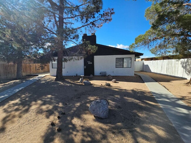 property at 305 S Richmond Rd