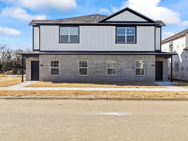 957 S Amarillo Ave, Unit 957-2 in Fayetteville, AR - Foto de edificio - Building Photo