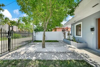 6430 NE 1st Ct in Miami, FL - Building Photo - Building Photo