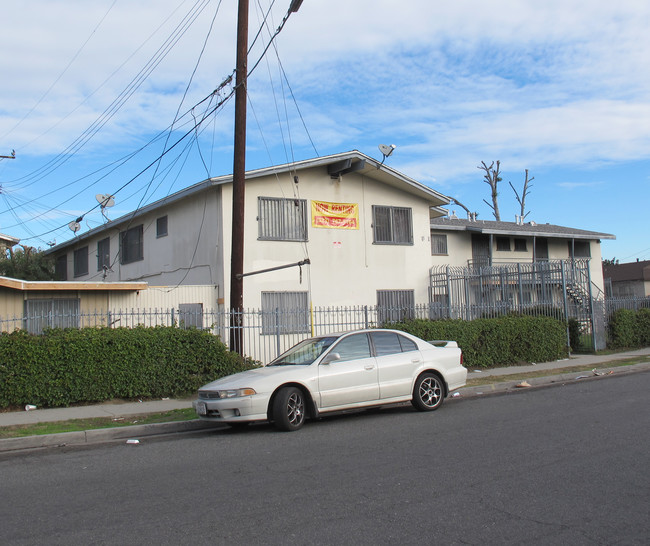 831 E Pine St in Compton, CA - Building Photo - Building Photo