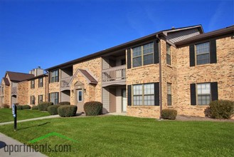 Cedar Ridge Apartments in Indianapolis, IN - Foto de edificio - Building Photo