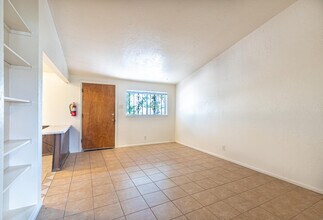 206 Princeton Dr SE in Albuquerque, NM - Building Photo - Building Photo