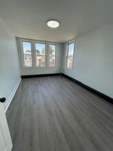 27 E 46th St in Bayonne, NJ - Building Photo - Building Photo