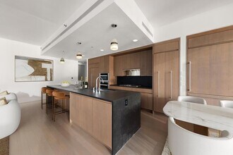 50 West St, Unit 48 in New York, NY - Foto de edificio - Building Photo