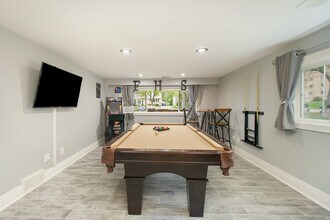 40 S Main St in Glen Ellyn, IL - Foto de edificio - Building Photo