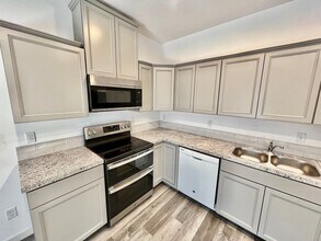 1913 S Rainier St in Kennewick, WA - Building Photo - Building Photo