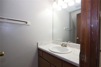 948 Waverly Ct in Norcross, GA - Building Photo - Building Photo