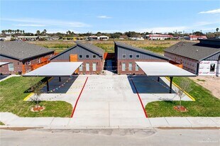12 Hidden Hls St in Mission, TX - Building Photo