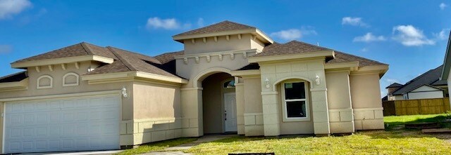 8621 Bellagio Cir in Harlingen, TX - Foto de edificio
