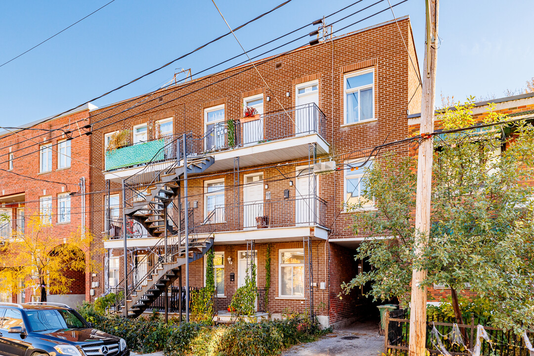 3964 Lanouette Rue in Verdun, QC - Building Photo