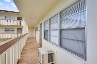 104 Mansfield C in Boca Raton, FL - Building Photo - Building Photo
