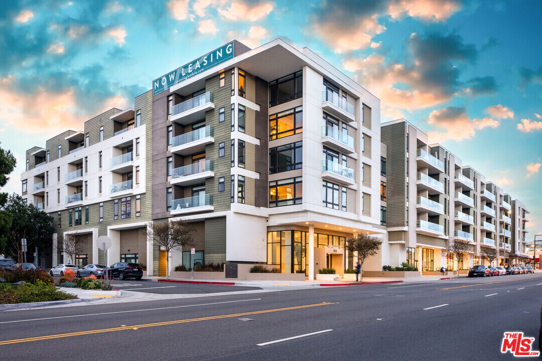 515 W Broadway in Glendale, CA - Building Photo