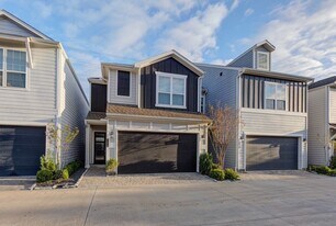 11010 Cres Light Way in Houston, TX - Building Photo