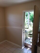 102 Braden Ct, Unit 102 Braden Court in West View, PA - Foto de edificio - Building Photo